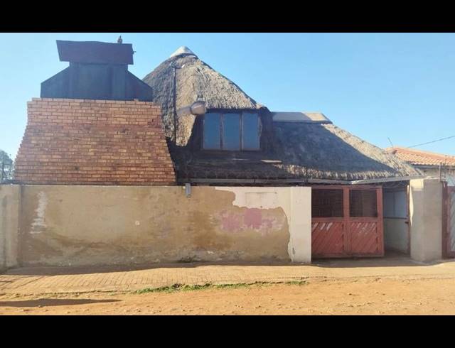 BUSINESS FOR SALE IN VOSLOORUS
